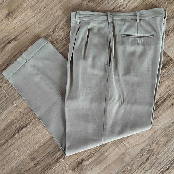 jf j.ferrar Other - VGUC Men's Khaki Dress Pants